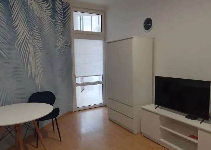 Niebieski Lwowska 56 노비 삭츠